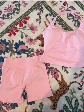 Light Pink Women's Athletic Shorts — Seamless High-Waist Performance